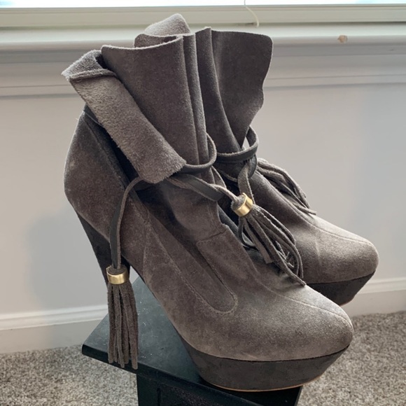 Colin Stuart booties in great condition . Grey suede - Picture 2 of 4